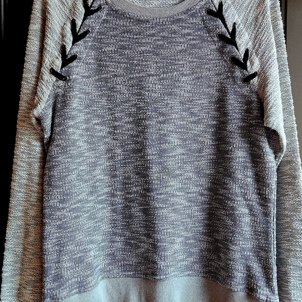 Sweater/Sweatshirt